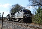 NS 4695 leads train 350 northbound